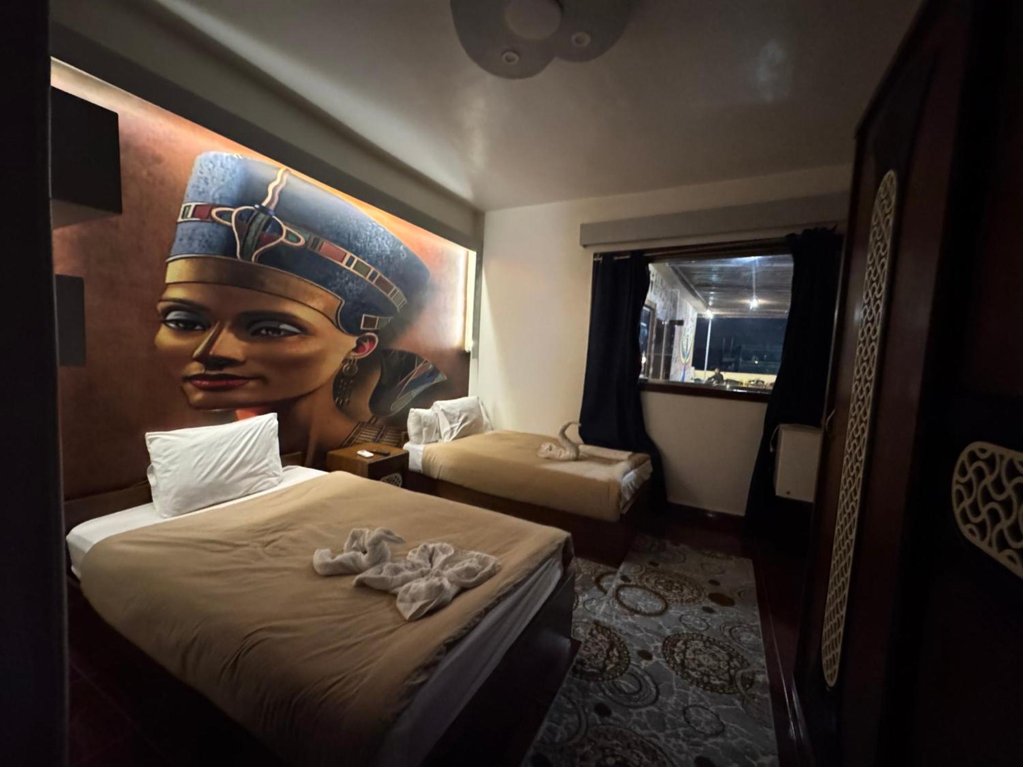 Nefertiti Pyramids View Hotel Cairo Exterior photo